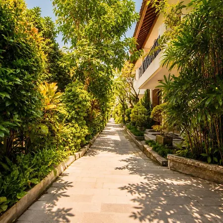 Bali Ayu Hotel & Villas 10 Minutes Walking Distance To The Beach
