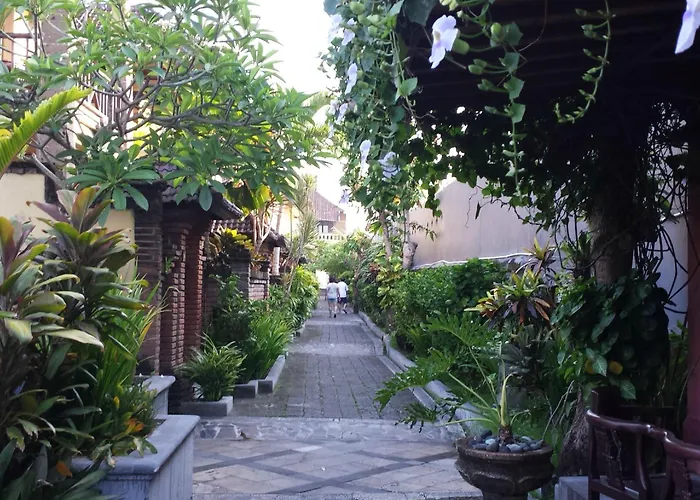 Hotel Bali Ayu & 10 Minutes Walking Distance To The 4*