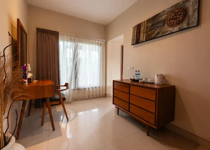 Bali Ayu & 10 Minutes Walking Distance To The Hotel