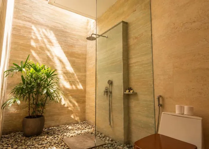 Bali Ayu & 10 Minutes Walking Distance To The 4* Kuta (Bali)