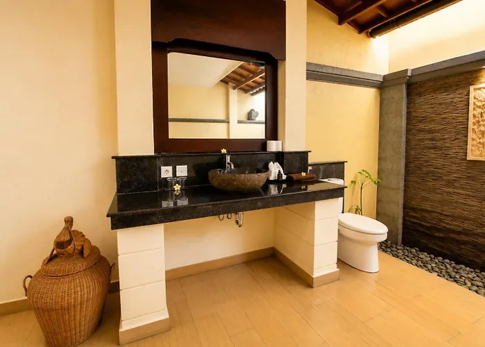 Hotel Bali Ayu & 10 Minutes Walking Distance To The 4*