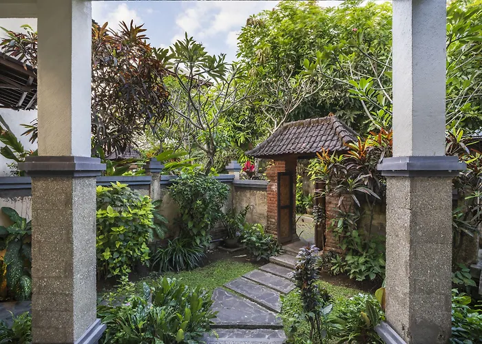 Bali Ayu & 10 Minutes Walking Distance To The ホテル クタ