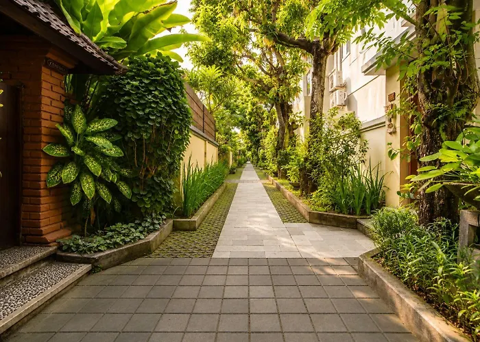 Hotel Bali Ayu & 10 Minutes Walking Distance To The